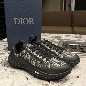 Dior , B28 Oblique LT / Low Top Sneakers in Black BNWB